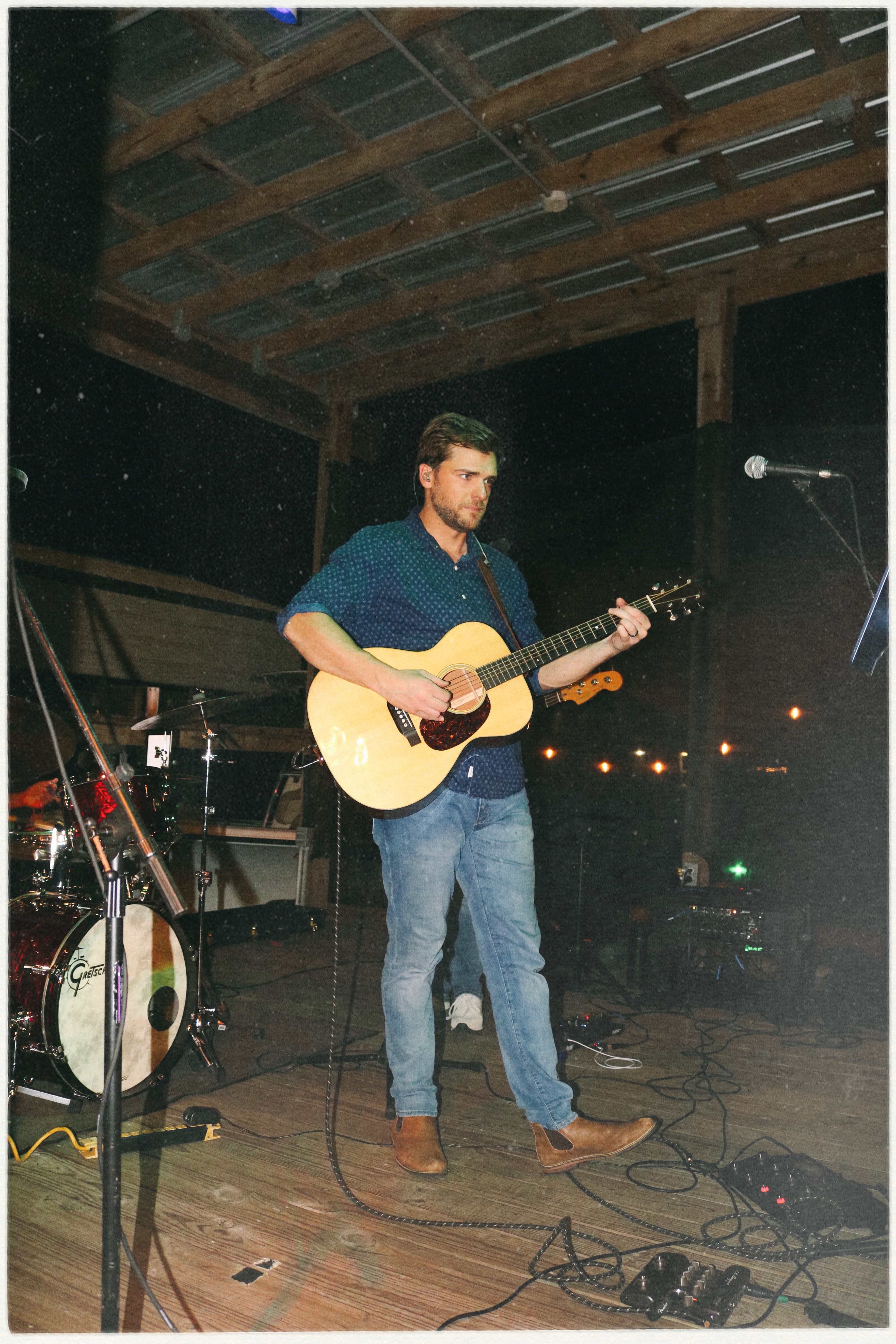 Noah Lynch performing at DaBayou Restaurant & Tiki Bar in 2026