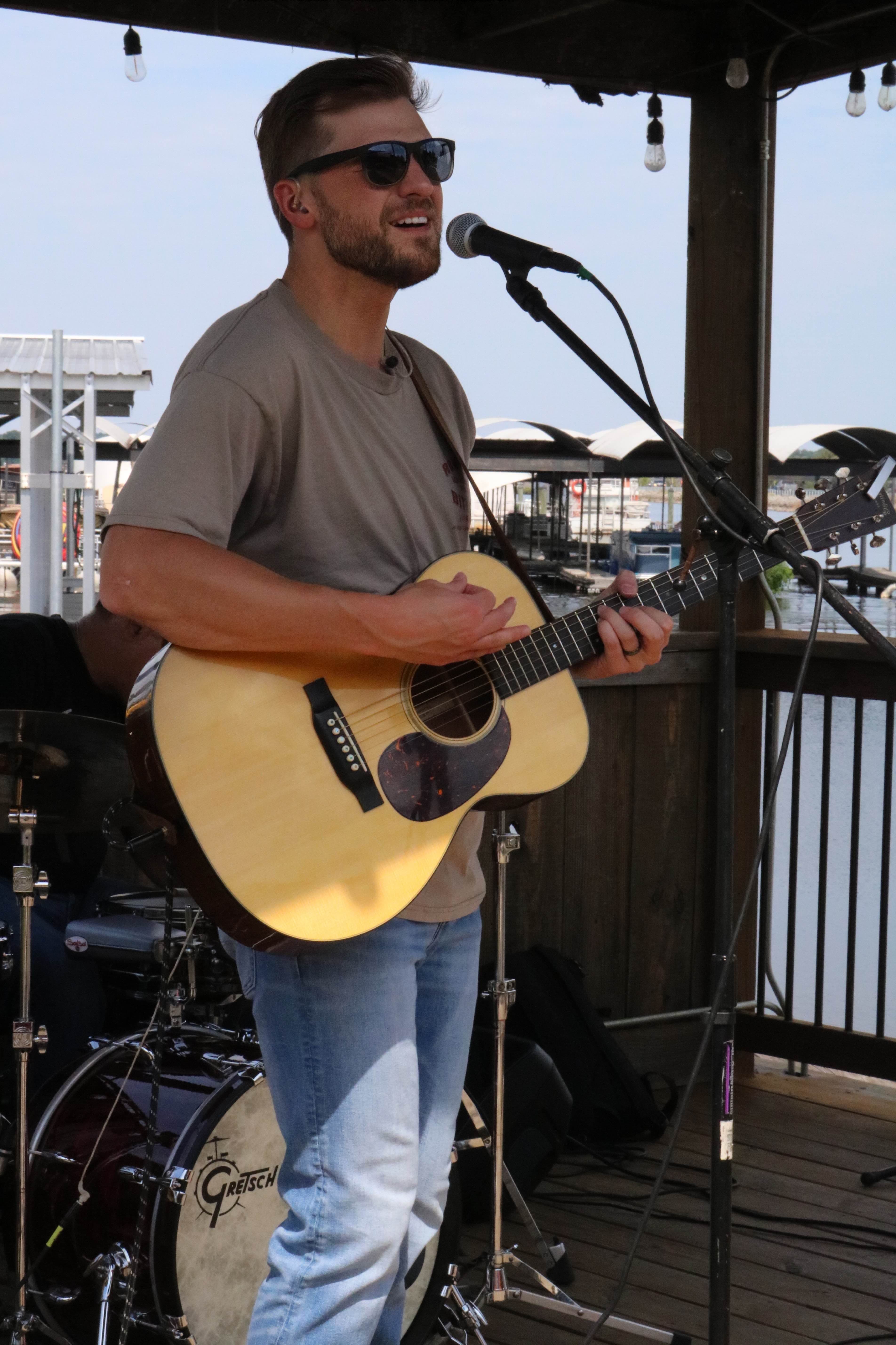 noah-sunset-grill.jpg