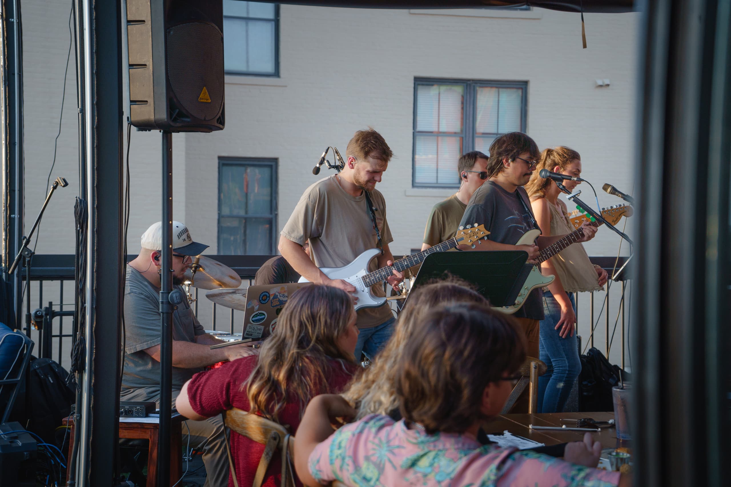 Noah Lynch performing